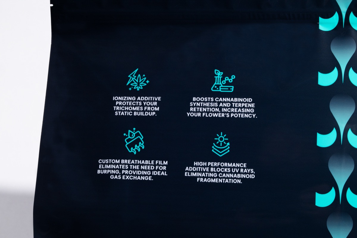 Calyx Cure bag detail showing seal quality